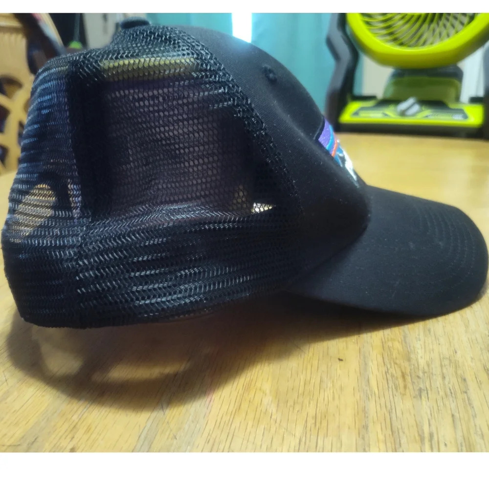 The Patagonia P-6 Logo LoPro Trucker Hat Cap - Picture 5 of 7